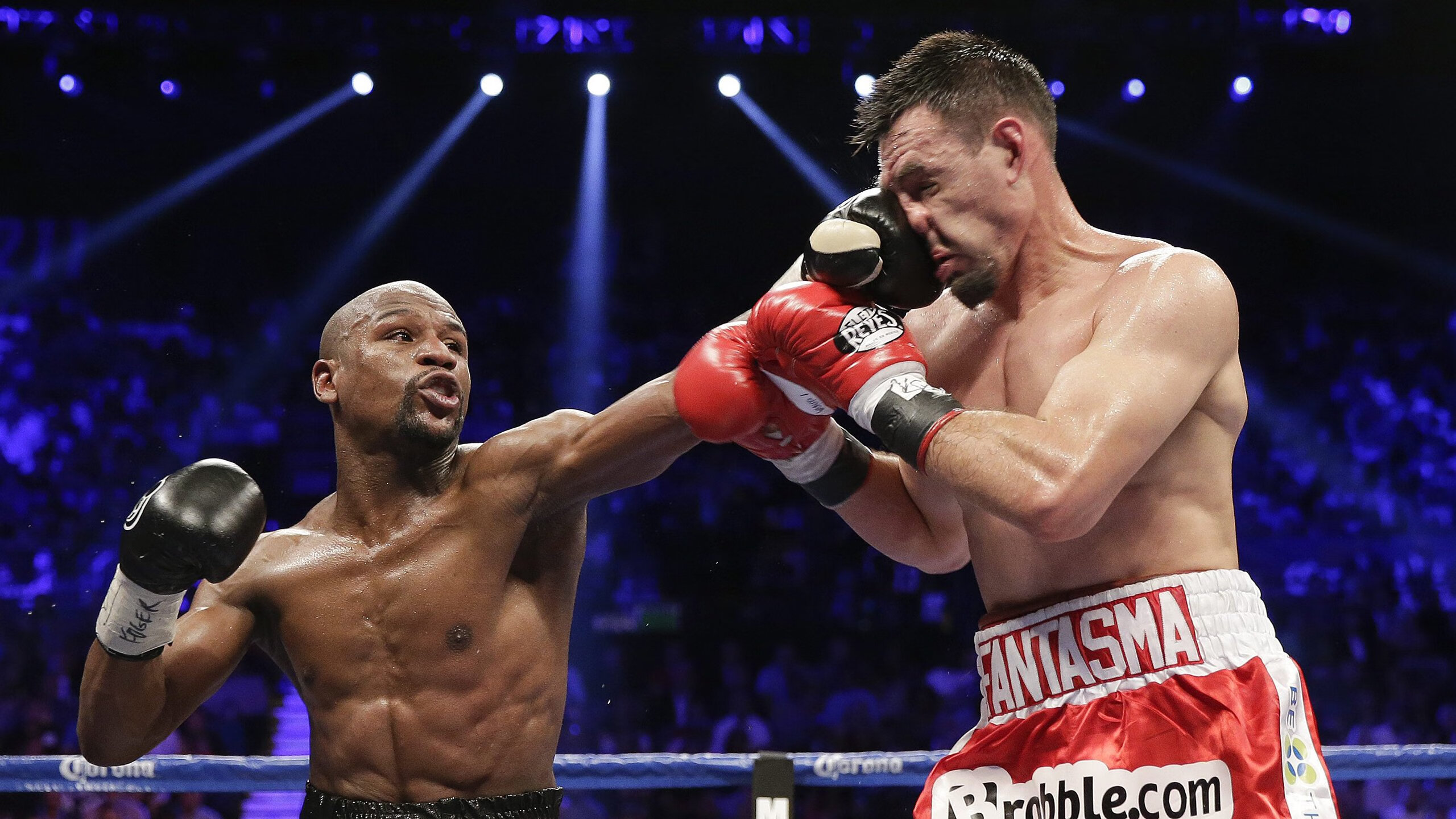 传控型中场是否更适合面对高压对抗型对手,传控打法和防守反击